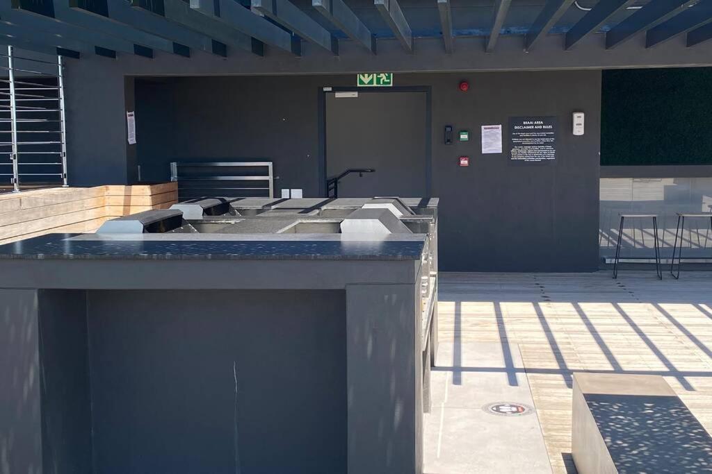 Modern Apartment In The Docklands, De Waterkant, Cape Town Stunning Views, Gorgeous Pool Deck 外观 照片