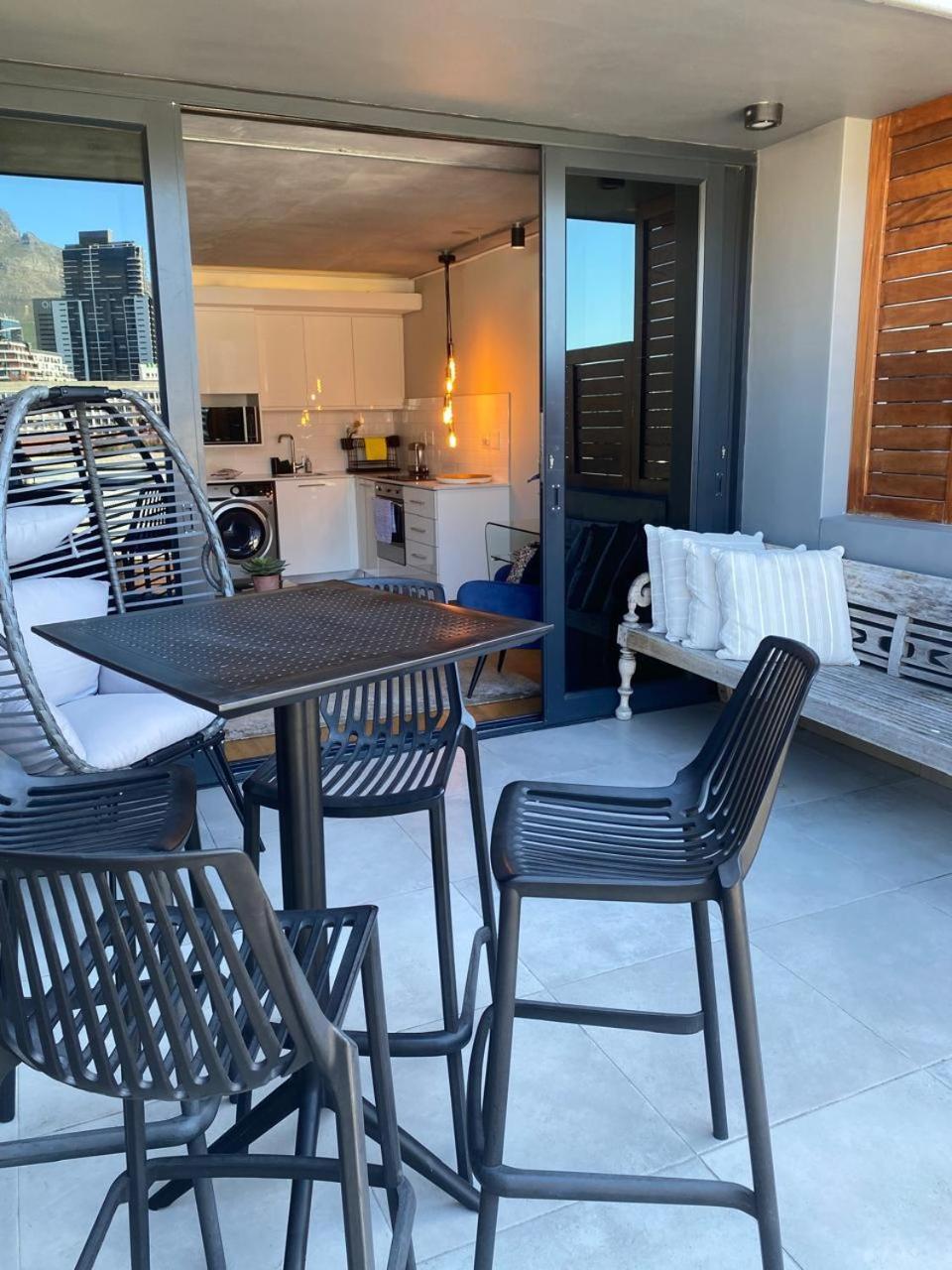 Modern Apartment In The Docklands, De Waterkant, Cape Town Stunning Views, Gorgeous Pool Deck 外观 照片